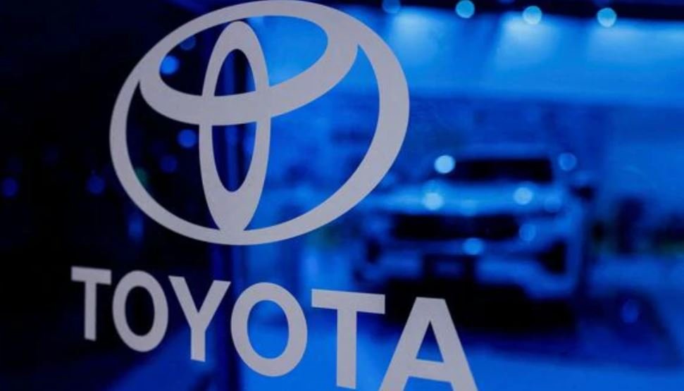 Toyota COO critiques US EV policies, calls for organic growth without mandates