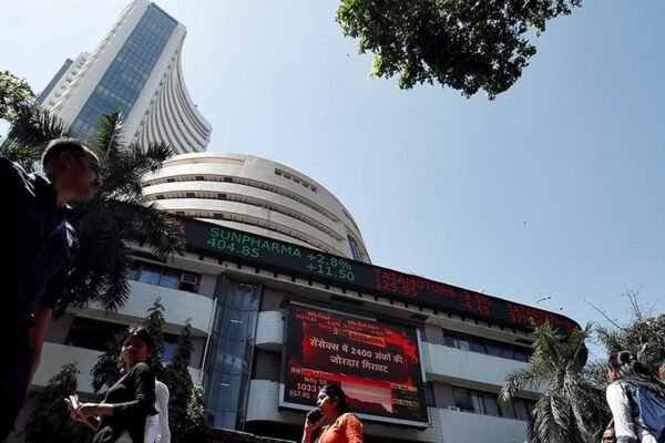 Sensex, Nifty decline in early trade as FPIs selling spree, IT stocks dampen market sentiment