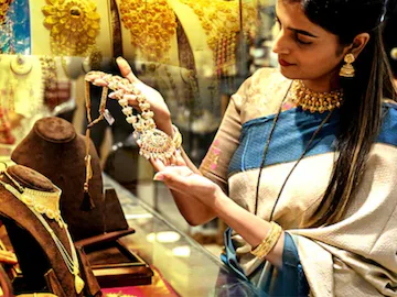 Gold Prices Drop Below Rs 70,000 In India: Check 22 Carat Rate In Your City On November 15