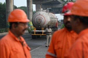 Bullet tanker carrying liquid propylene overturns in Kochi, lifted after hours of effort